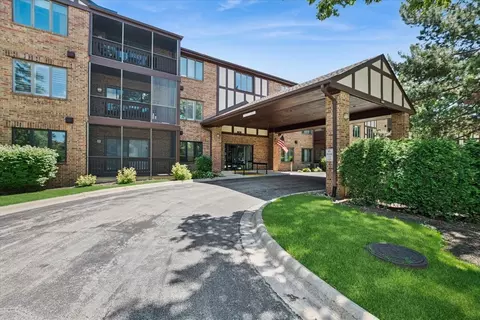 7800 W Foresthill Ln W #108, Palos Heights, IL 60463