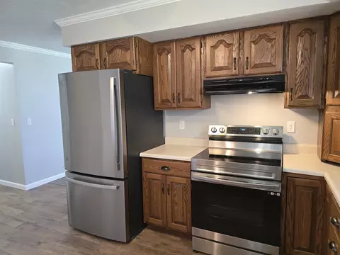 Kitchen - 110 Grayson Rd, Eldorado, IL 62930 photo 1 of 3