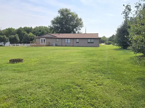 Exterior - 110 Grayson Rd, Eldorado, IL 62930 photo 3 of 7