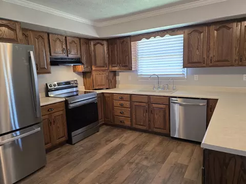 Kitchen - 110 Grayson Rd, Eldorado, IL 62930 photo 2 of 3