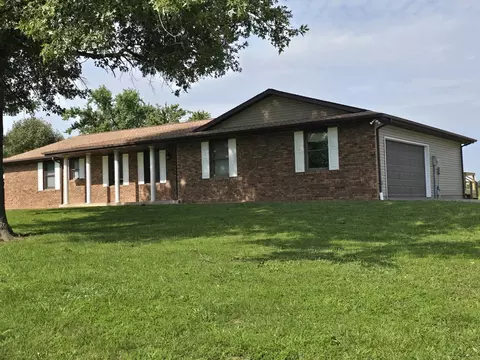 Exterior - 110 Grayson Rd, Eldorado, IL 62930 photo 5 of 7