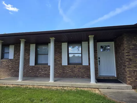 Exterior - 110 Grayson Rd, Eldorado, IL 62930 photo 5 of 6