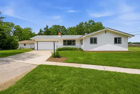 70 Mary Ln Ct, Crystal Lake, IL 60014