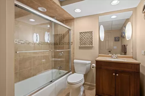 1426 Lorete Ln, Northbrook, IL 60062 photo 34