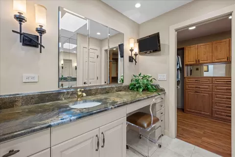 1426 Lorete Ln, Northbrook, IL 60062 photo 29