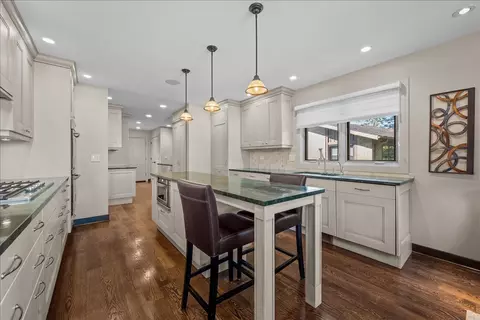 1426 Lorete Ln, Northbrook, IL 60062 photo 21