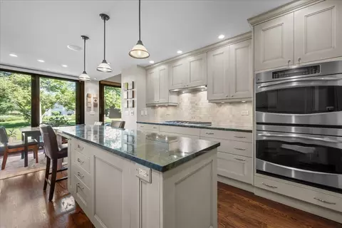 1426 Lorete Ln, Northbrook, IL 60062 photo 19
