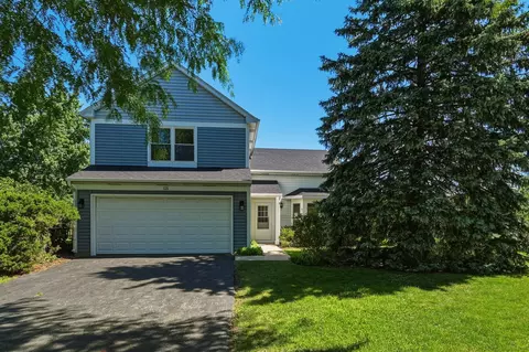 121 Heath Pl, Westmont, IL 60559