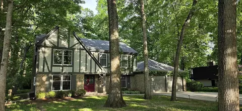 76 Lincolnshire Dr, Lincolnshire, IL 60069