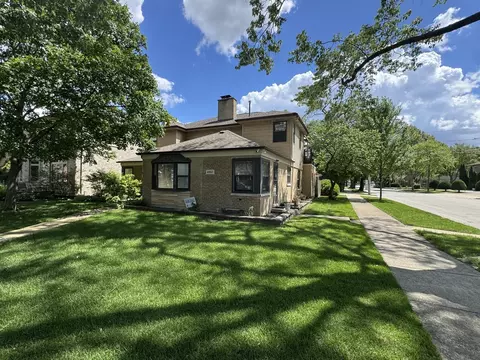 4957 Estes Ave, Skokie, IL 60077