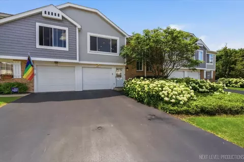27 W403 Melrose Ln, Winfield, IL 60190