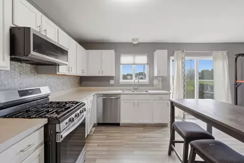 Kitchen - 2018 Alpine Way, Plainfield, IL 60586 photo 3 of 3