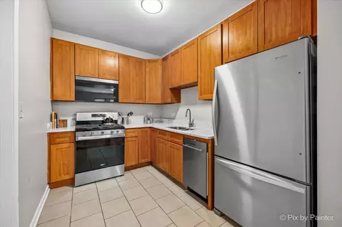 Kitchen - 6142 S Champlain Ave, Chicago, IL 60637 photo 1 of 2