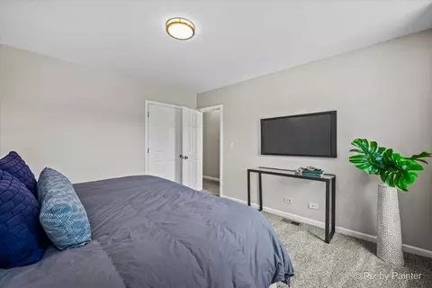 Bedroom - 6142 S Champlain Ave, Chicago, IL 60637 photo 2 of 5