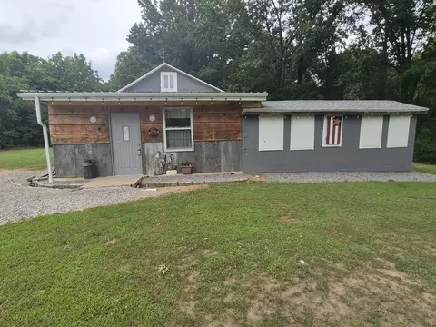 250 Lakeview Rd, Galatia, IL 62935