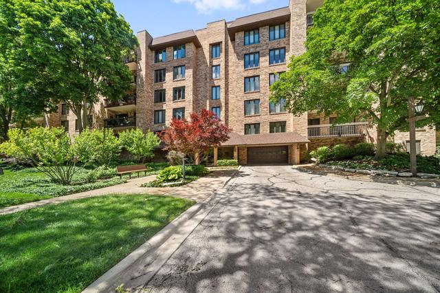 3810 Mission Hills Rd #401, Northbrook, IL 60062