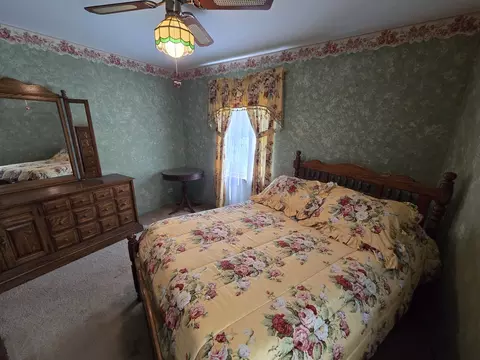 Bedroom - 4338 148th St, Midlothian, IL 60445 photo 8 of 11
