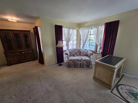 Living - 4338 148th St, Midlothian, IL 60445 photo 1 of 6