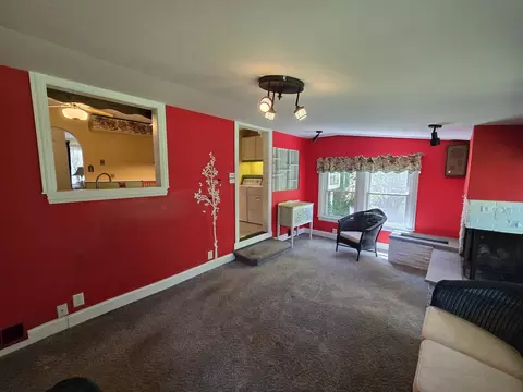 Living - 4338 148th St, Midlothian, IL 60445 photo 4 of 6