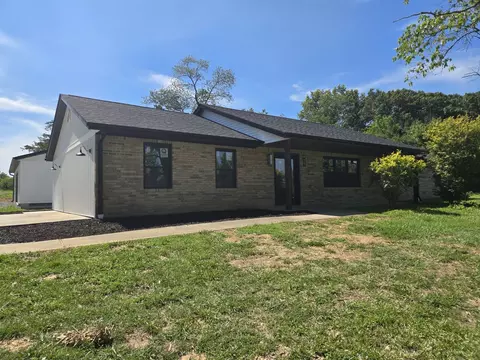 956 Auburn Ln SE, Goreville, IL 62939