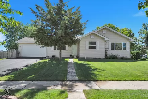 930 Meadowbrook Rd, Elwood, IL 60421