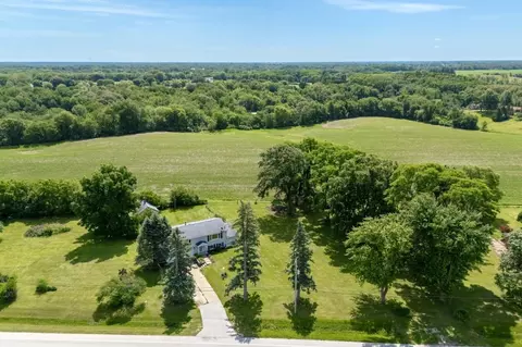 10121 Ridgewood Rd, Milan, IL 61264