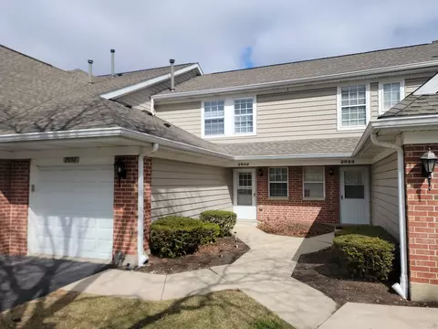 2992 Heatherwood Ct, Schaumburg, IL 60194