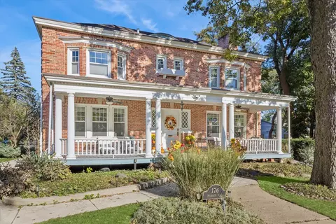 176 Riverside Rd, Riverside, IL 60546 photo 2