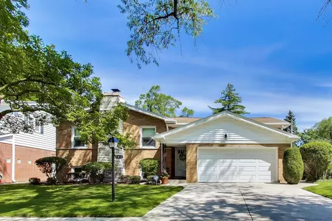 1012 Bonita Dr, Park Ridge, IL 60068