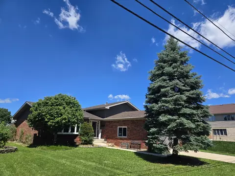 17042 Lockwood Ave, Oak Forest, IL 60452