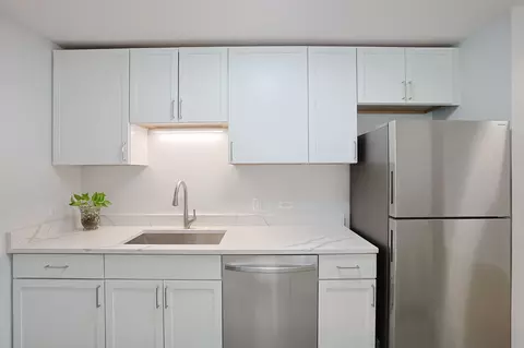 Kitchen - 3265 Kirchoff Rd #127, Rolling Meadows, IL 60008 photo 1 of 4