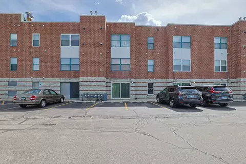 Exterior - 3265 Kirchoff Rd #127, Rolling Meadows, IL 60008 photo 2 of 6