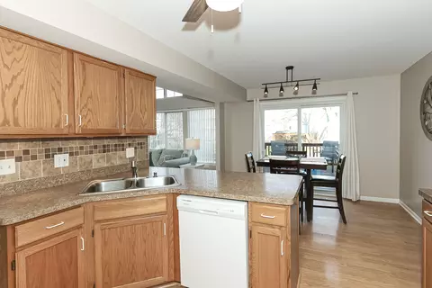 1272 Silk Oak Ln, Bartlett, IL 60103 photo 14