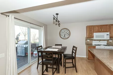 1272 Silk Oak Ln, Bartlett, IL 60103 photo 9