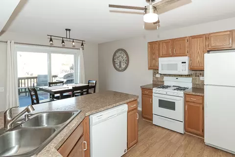 1272 Silk Oak Ln, Bartlett, IL 60103 photo 15