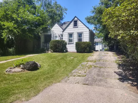 218 Southern Ter, Island Lake, IL 60042