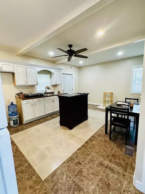 Kitchen - 314 Spring St, Peoria, IL 61603 photo 1 of 2