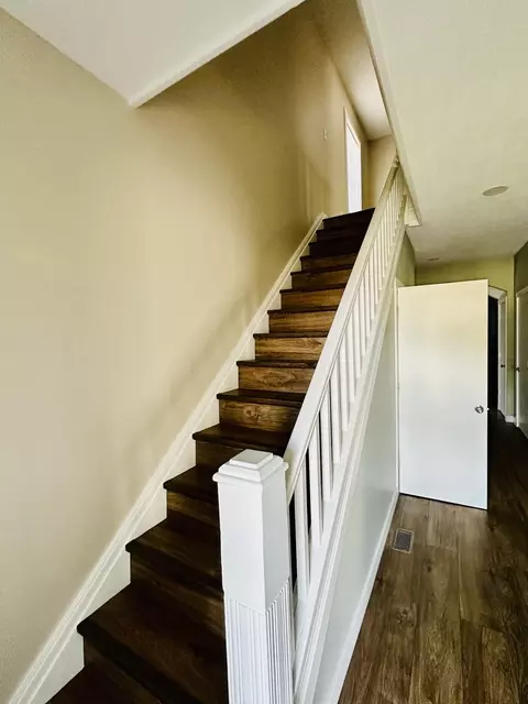 Entry Way - 314 Spring St, Peoria, IL 61603 photo 1 of 6