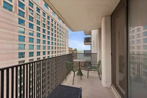 Exterior - 200 E Delaware Pl #24F, Chicago, IL 60601 photo 2 of 3
