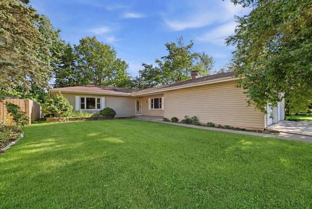 1644 Bayberry Ln, Sycamore, IL 60178