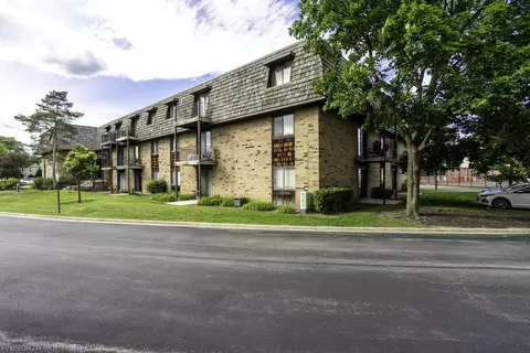 11 Oak Creek Dr #1120, Buffalo Grove, IL 60089