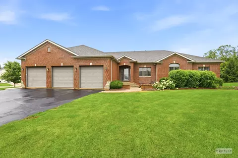 6192 S Woods Ct, Yorkville, IL 60560