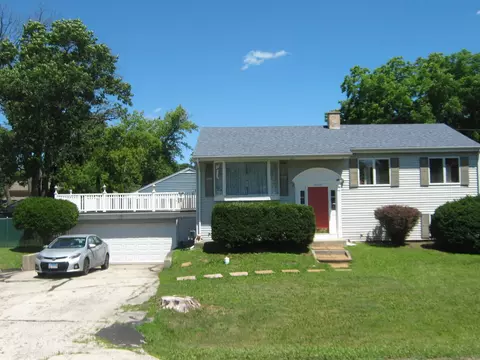 1007 Prairie Lawn Rd, Glenview, IL 60025
