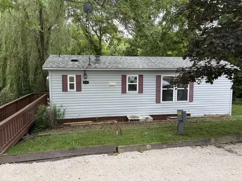 2795 E 28th Lot 442 Rd, Seneca, IL 61360