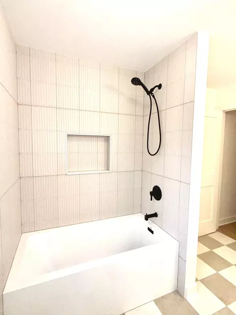 Bath - 1106 North Path, Wheaton, IL 60187 photo 5 of 7
