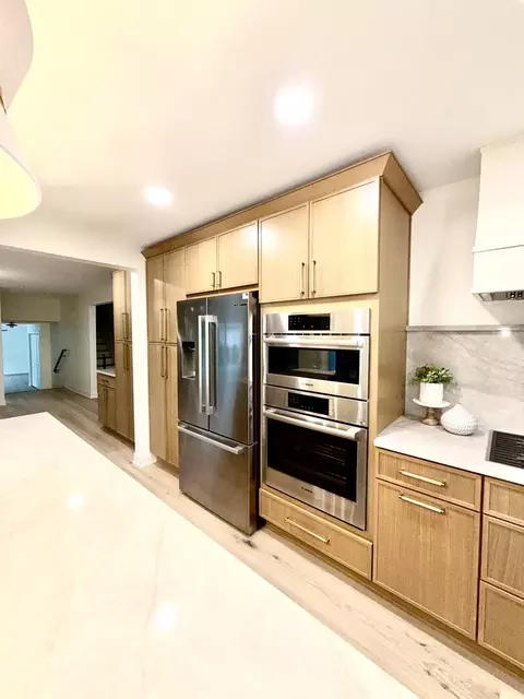 Kitchen - 1106 North Path, Wheaton, IL 60187 photo 6 of 15