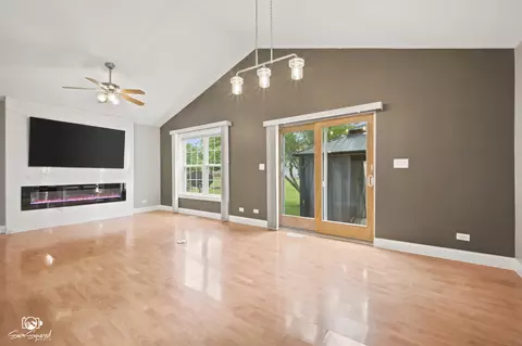 Living - 15744 Cove Cir, Plainfield, IL 60544 photo 3 of 6