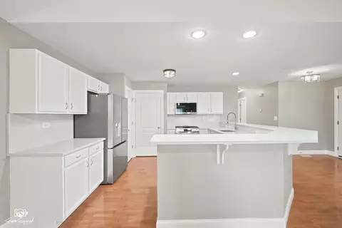Kitchen - 15744 Cove Cir, Plainfield, IL 60544 photo 2 of 2