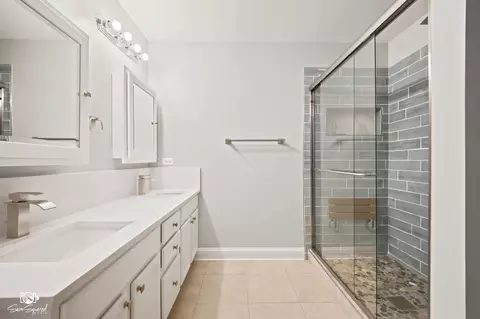 Bath - 15744 Cove Cir, Plainfield, IL 60544 photo 2 of 4