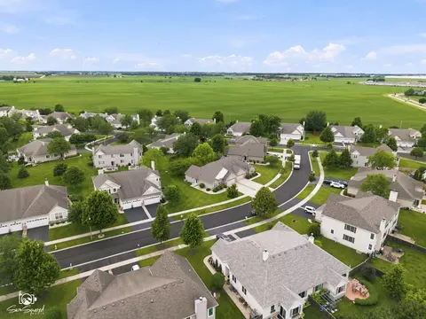 View/Area - 15744 Cove Cir, Plainfield, IL 60544 photo 3 of 5